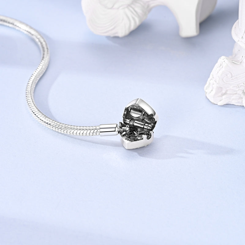 Shimmering Heart Clasp Snake Chain Bracelet