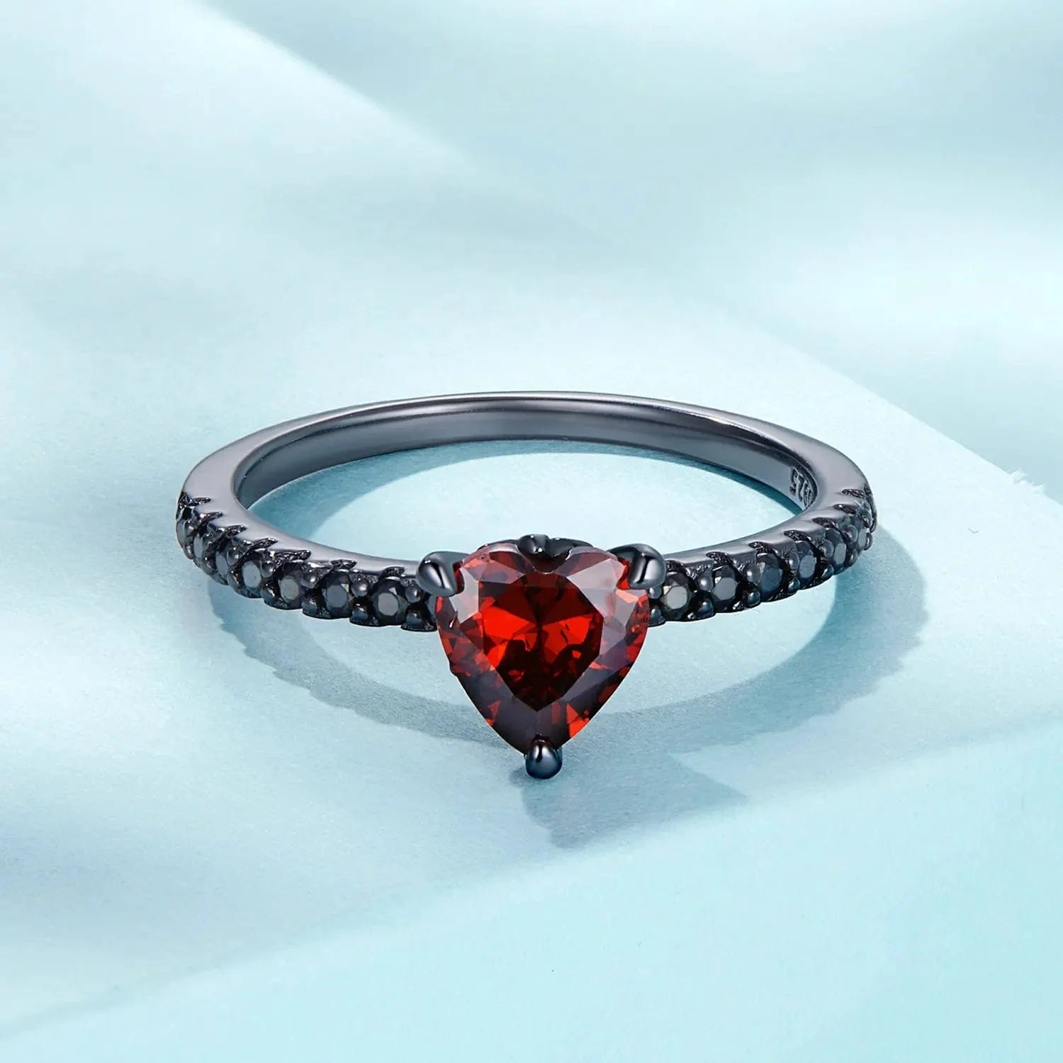 Amarante Jewelry Black Punk Heart Ring