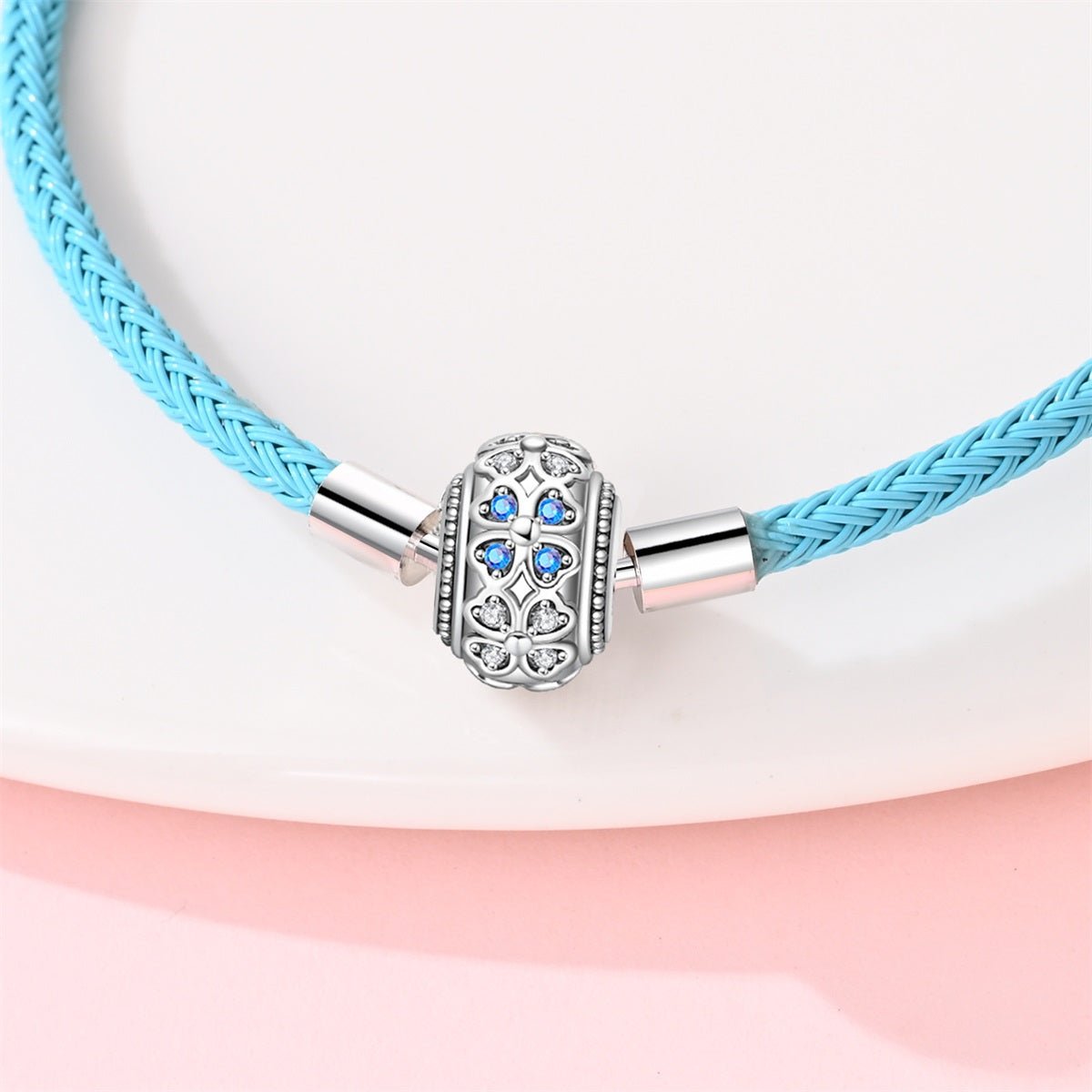 Amarante Jewelry Blue Leather Bracelet with Clover Clasp