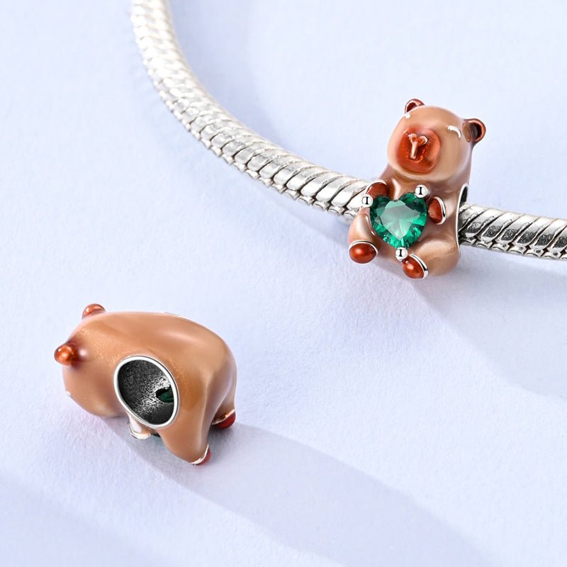 Amarante Jewelry Capybara with Green Heart Gem Charm