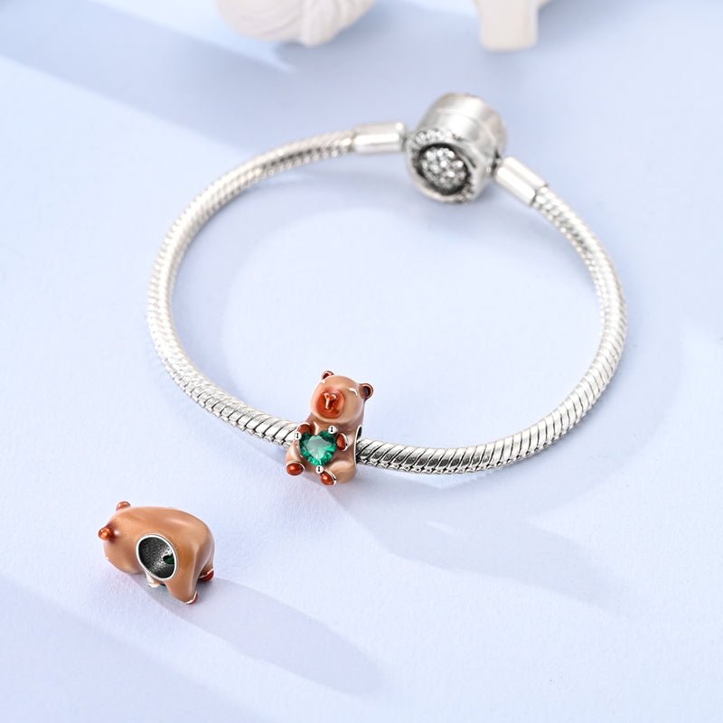 Amarante Jewelry Capybara with Green Heart Gem Charm