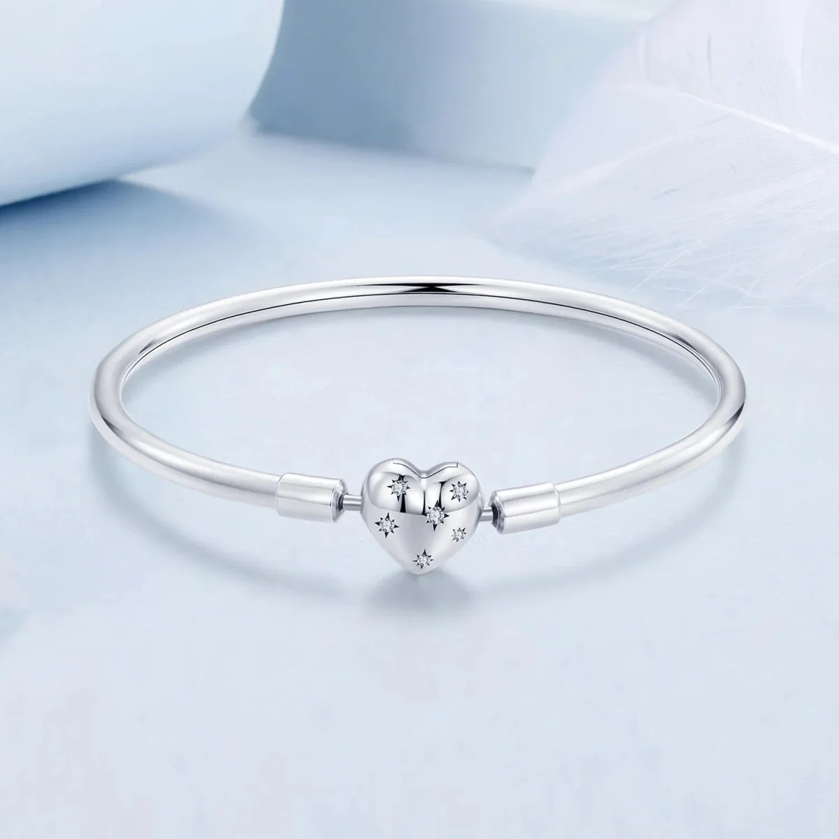 Amarante Jewelry Celestial Heart Starry Clasp Bangle