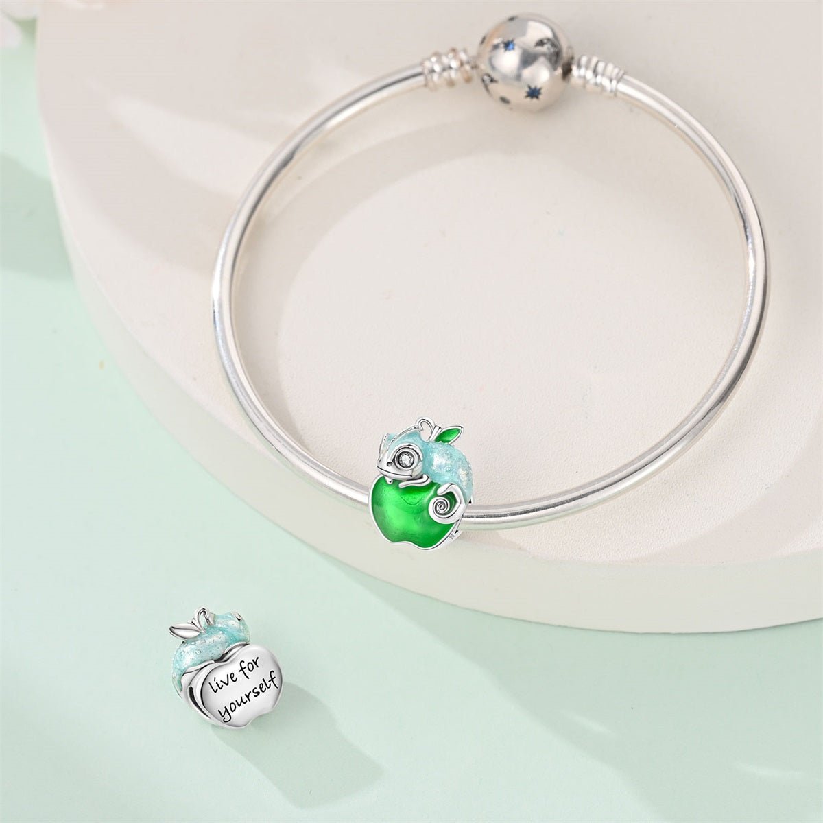 Amarante Jewelry Chameleon on Green Apple Charm