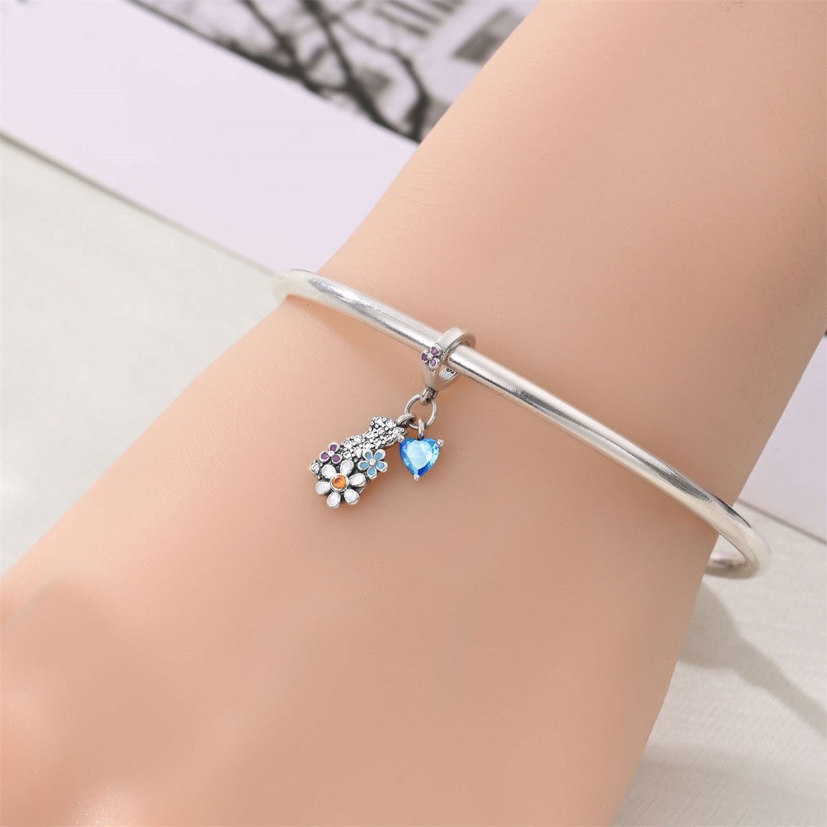 Amarante Jewelry Crystal Cat, Flowers, & Blue Heart Dangle Charm