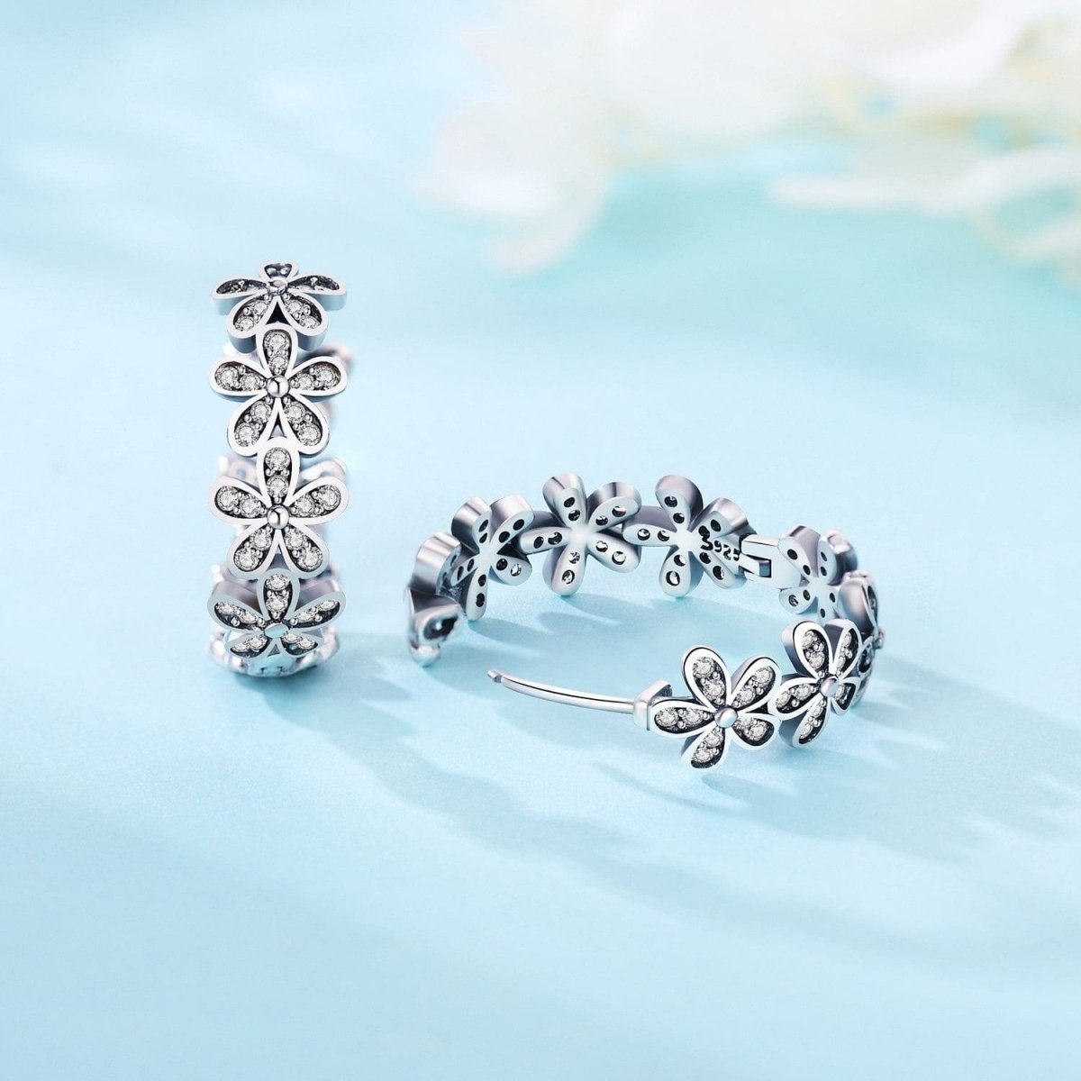 Amarante Jewelry Dazzling Daisy Floral Hoops