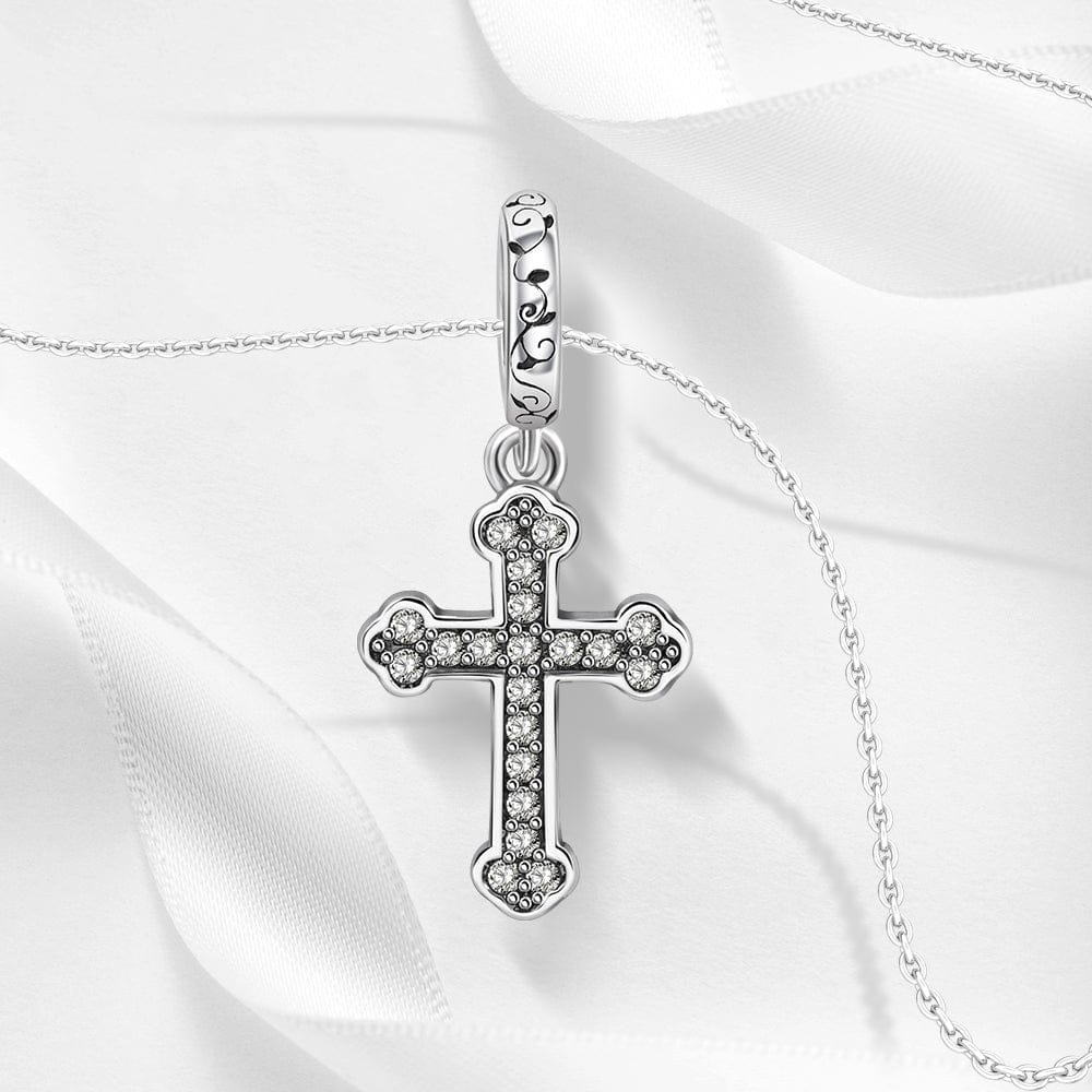Amarante Jewelry Sparkling Cross Pendant
