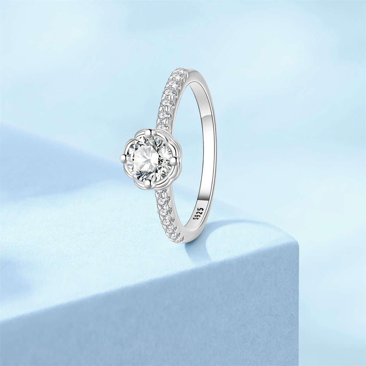 Amarante Jewelry Floral Setting Round Cut Pavé Band Ring