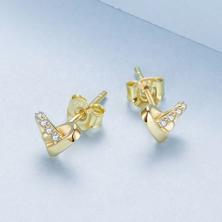 Amarante Jewelry Golden Embrace Heart Stud Earrings