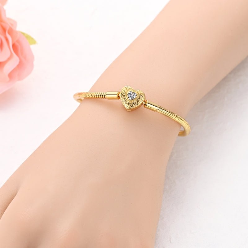 Amarante Jewelry Golden Heart Clasp Snake Chain Bracelet