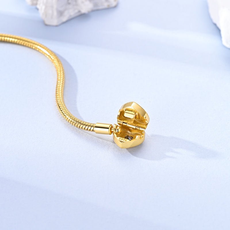 Amarante Jewelry Golden Heart Clasp Snake Chain Bracelet