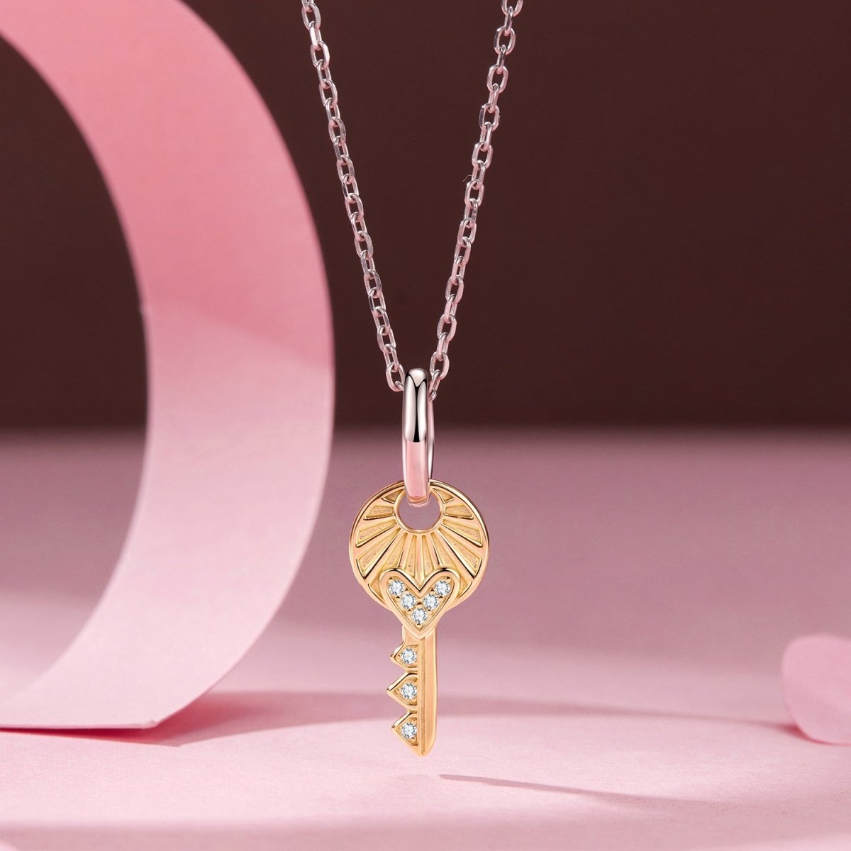 Amarante Jewelry Golden Heart Key Charm
