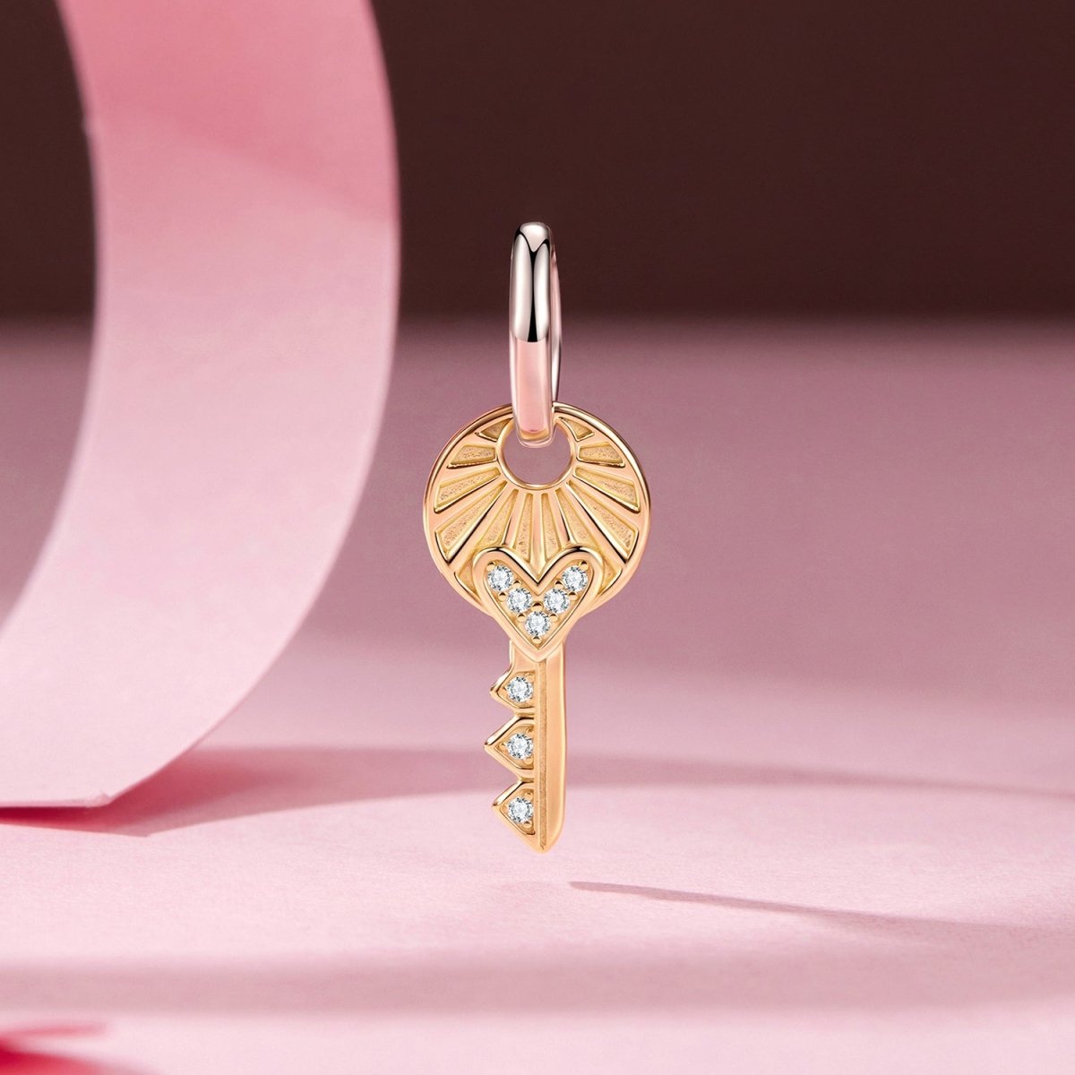 Amarante Jewelry Golden Heart Key Charm