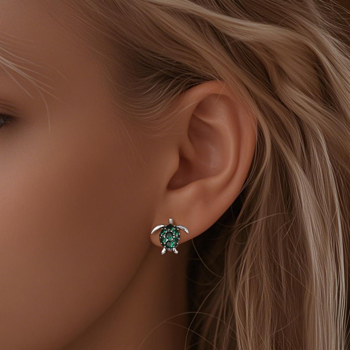 Amarante Jewelry Green Gem Sea Turtle Stud Earrings