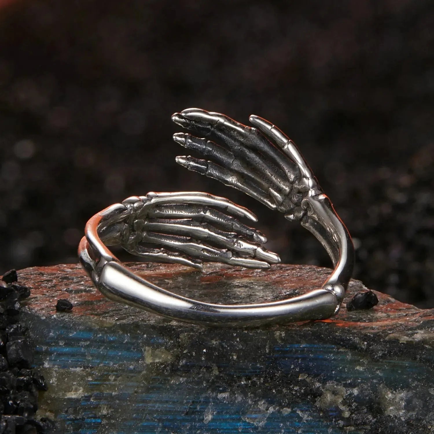 Amarante Jewelry Halloween Skeleton Hands Hug Ring