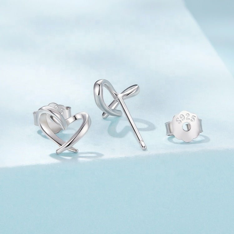 Amarante Jewelry Intertwined Open Heart Stud Earrings