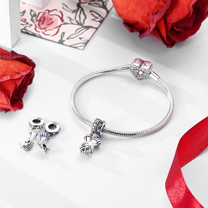 Amarante Jewelry Linked Hands of Love Charm