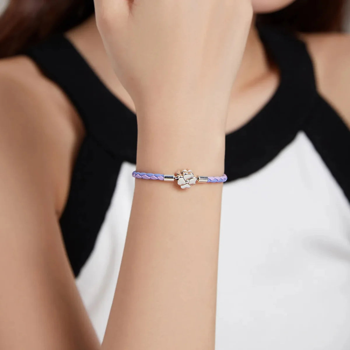 Amarante Jewelry Lucky Clover Leather Charm Bracelet