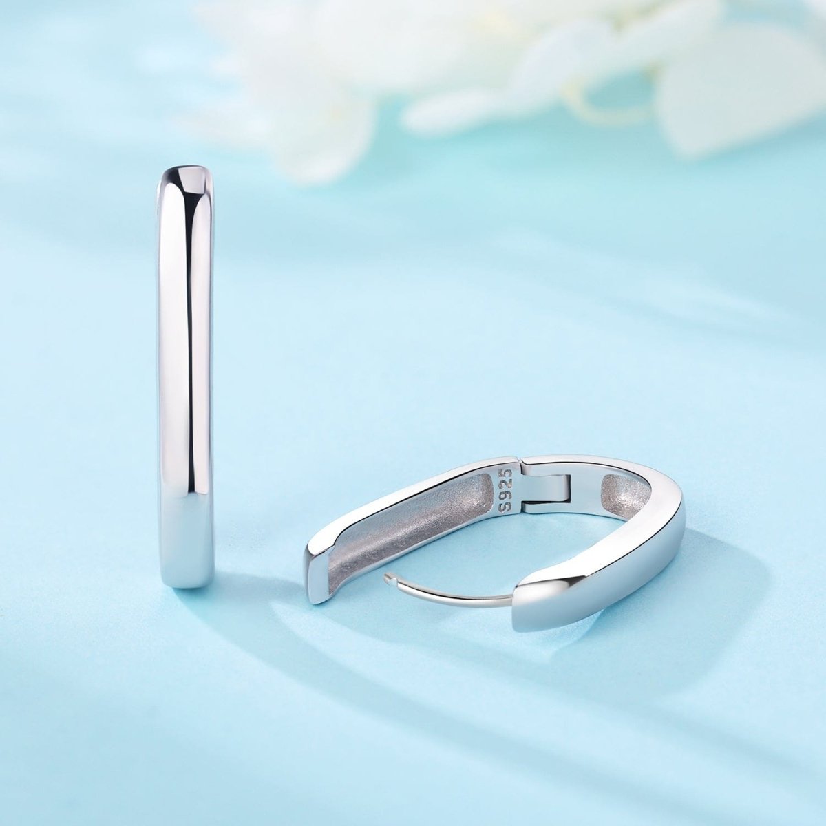 Amarante Jewelry Minimalist Sleek Hoop Earrings