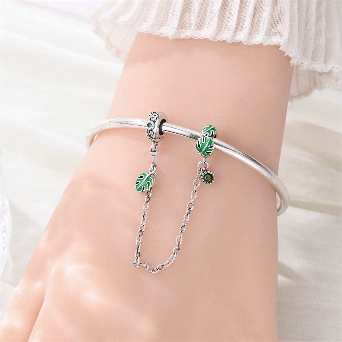 Amarante Jewelry Monstera Leaf Safety Chain Charm