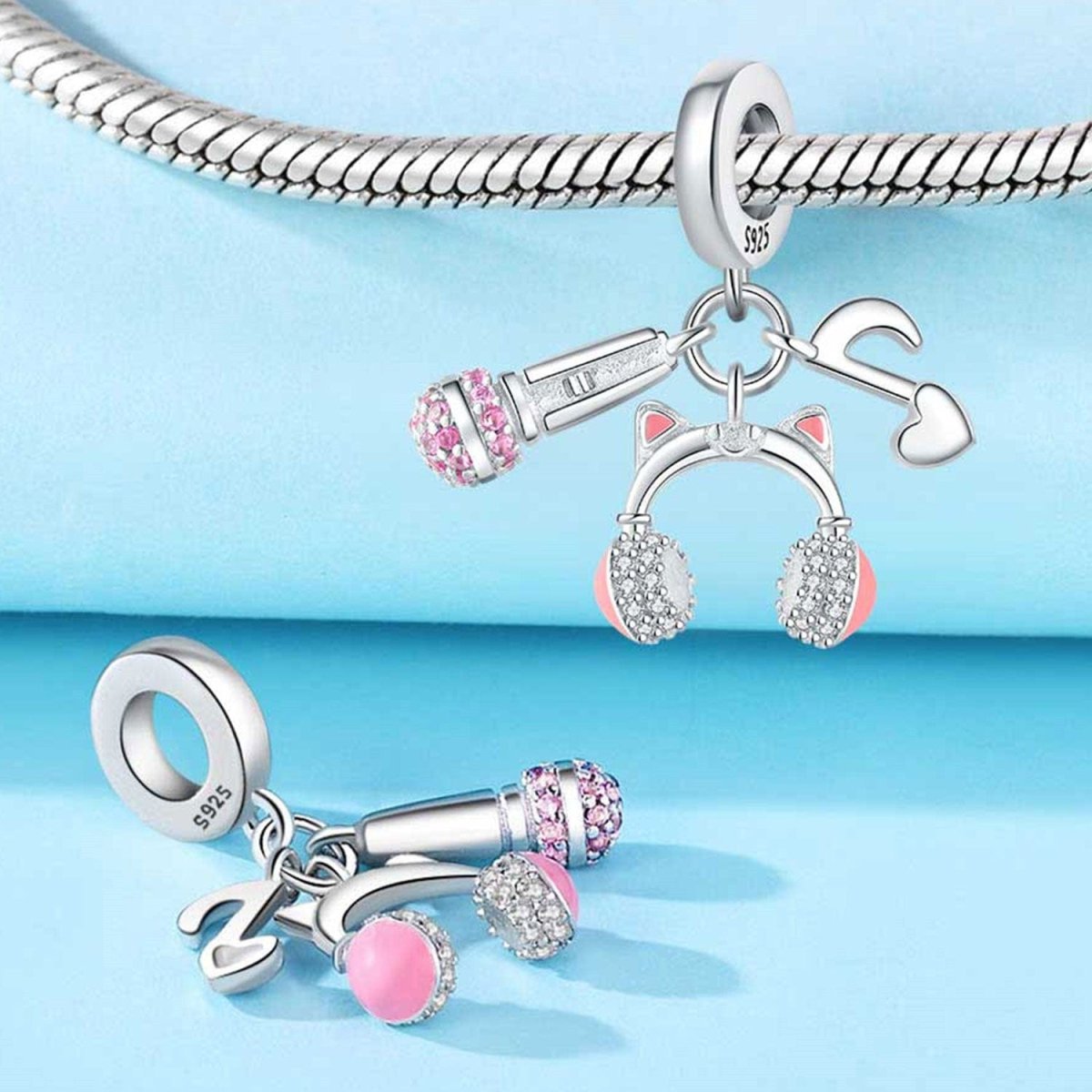Amarante Jewelry Music Lover Headphone Triple Dangle Charm