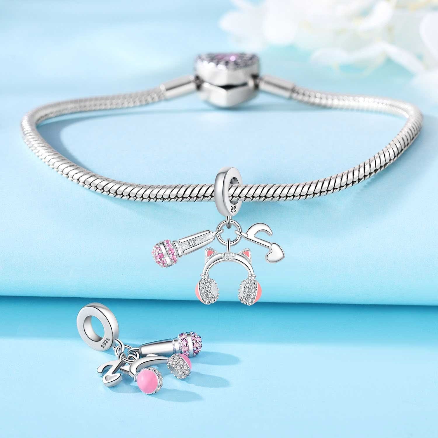 Amarante Jewelry Music Lover Headphone Triple Dangle Charm