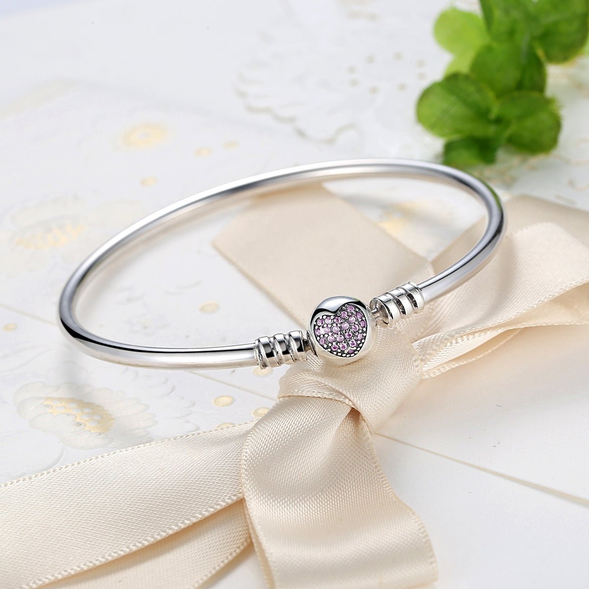 Amarante Jewelry Pink Pavé Heart Clasp Charm Bangle
