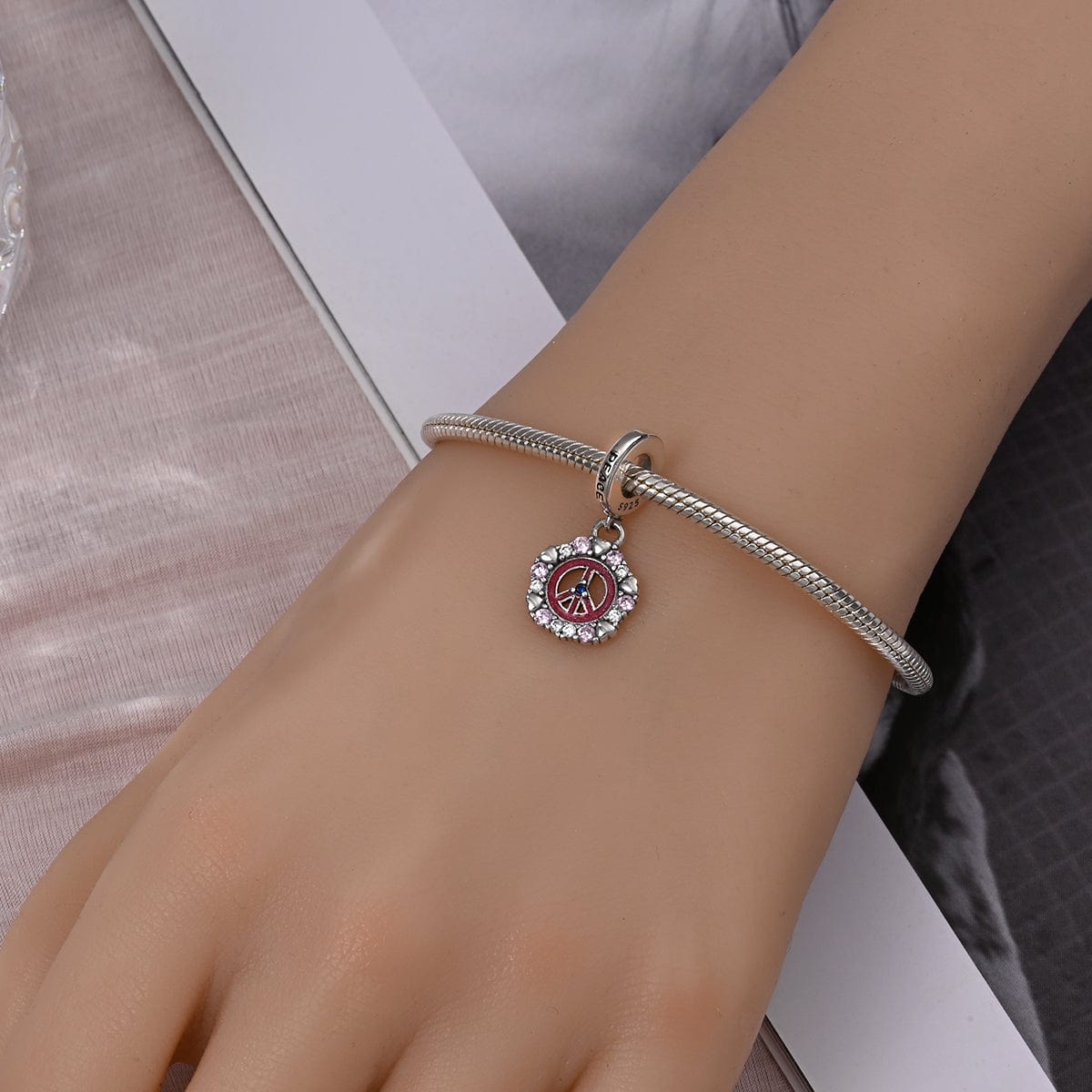 Amarante Jewelry Pink Peace & Hearts Charm