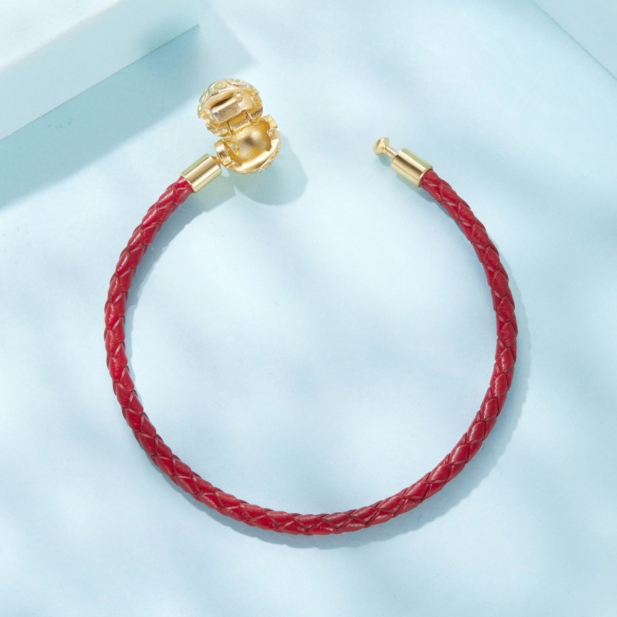 Amarante Jewelry Red Swirl Clasp Leather Charm Bracelet