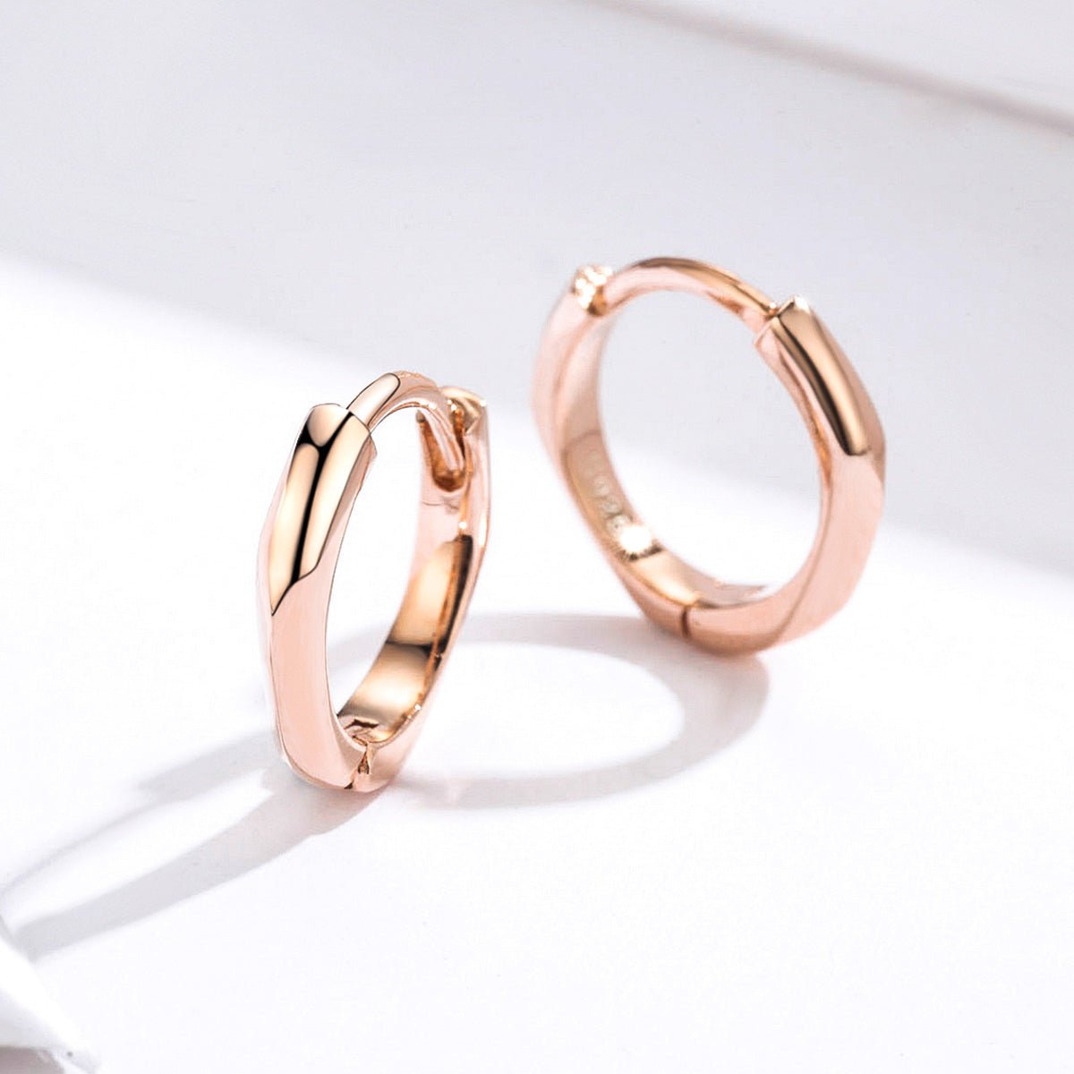 Amarante Jewelry Rose Gold Smooth Shine Hoop Earrings
