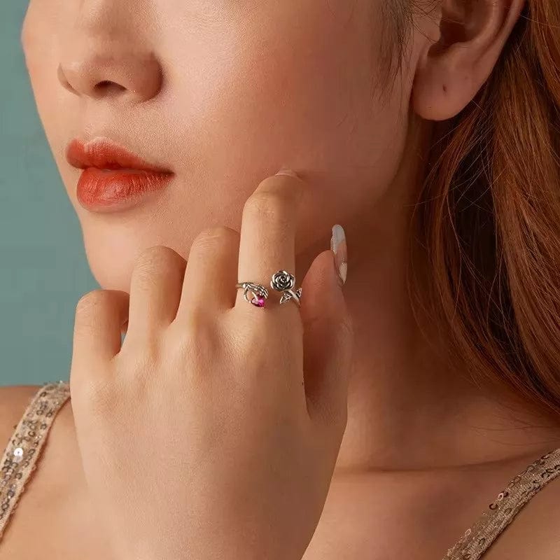 Amarante Jewelry Skeleton Hand & Rose Ring
