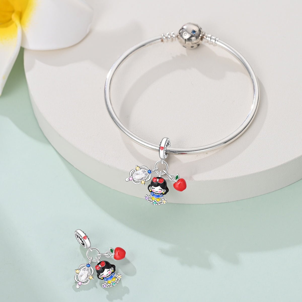 Amarante Jewelry Snow White with Apple, Mirror, & Flower Dangle Charm
