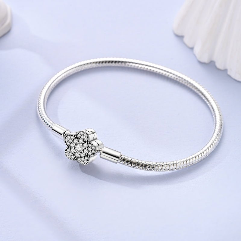 Amarante Jewelry Sparkling Floral Charm Bracelet
