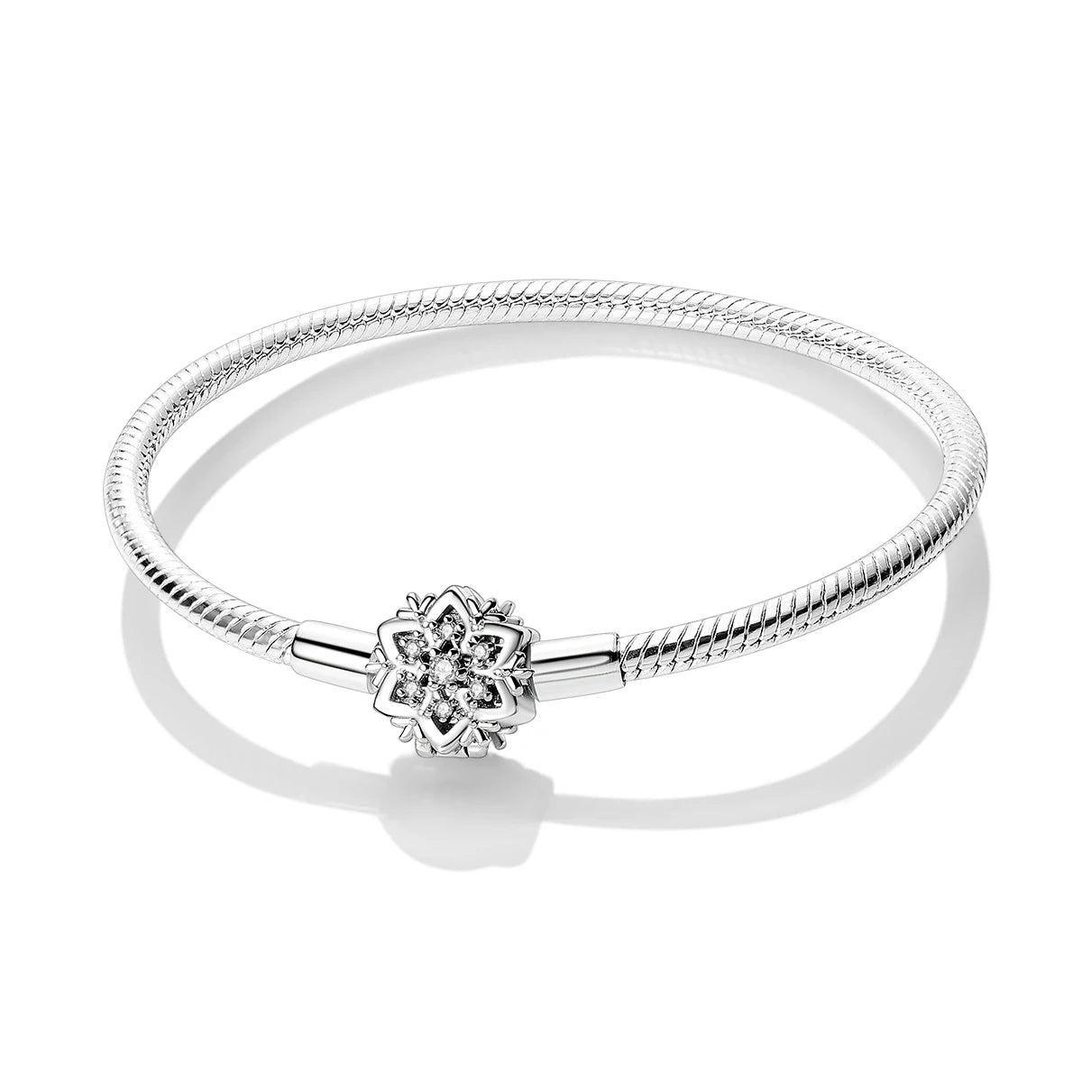 Amarante Jewelry Sparkling Snowflake Clasp Charm Bracelet