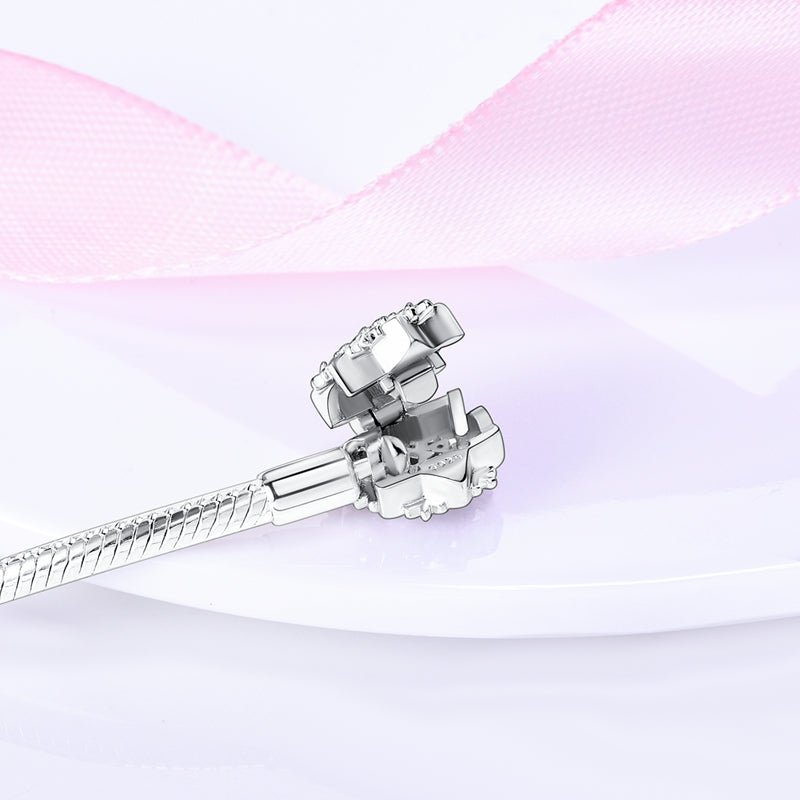 Amarante Jewelry Sparkling Snowflake Clasp Charm Bracelet