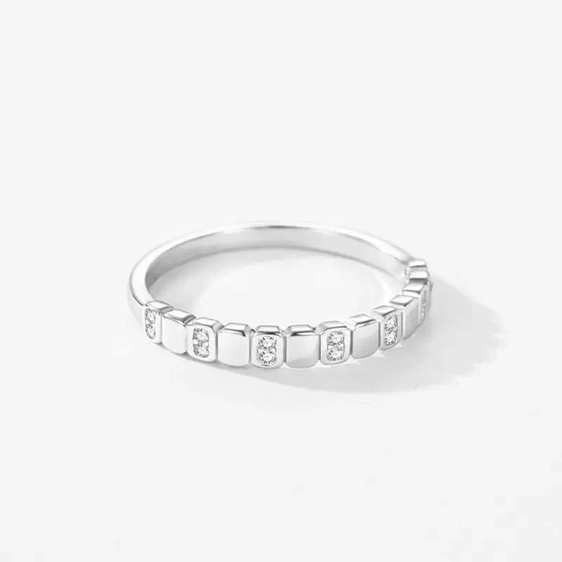 Amarante Jewelry Square Design Sterling Silver Band Ring with Clear Crystals