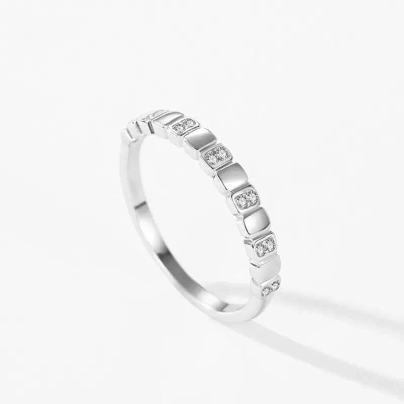 Amarante Jewelry Square Design Sterling Silver Band Ring with Clear Crystals