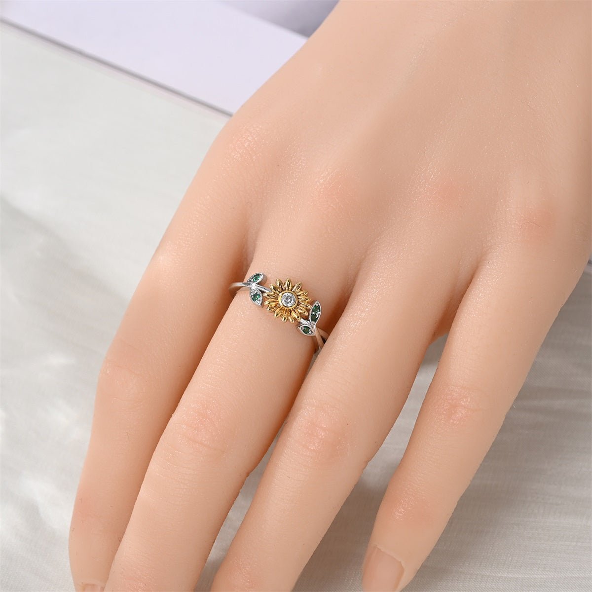 Amarante Jewelry Sunflower & Green Leaf Ring