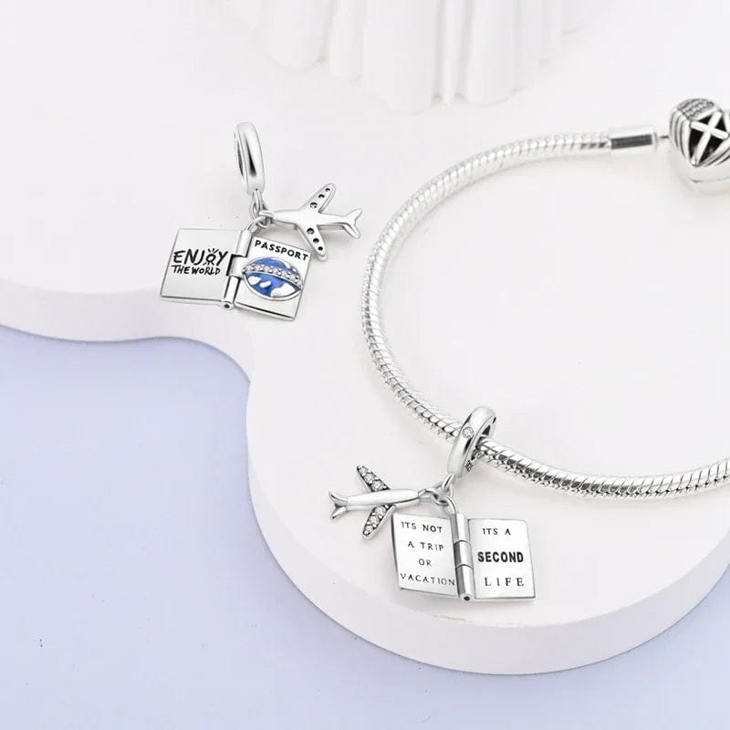 Amarante Jewelry Openable Passport Dangle Charm