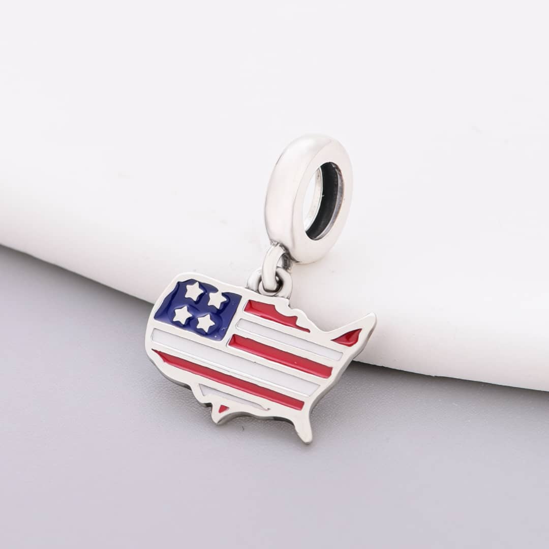 Amarante Jewelry United States Map Flag Dangle Charm